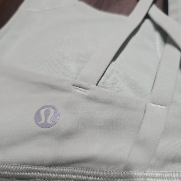 Lululemon Athletica Light Green Energy Sports Bra - Picture 3 of 4